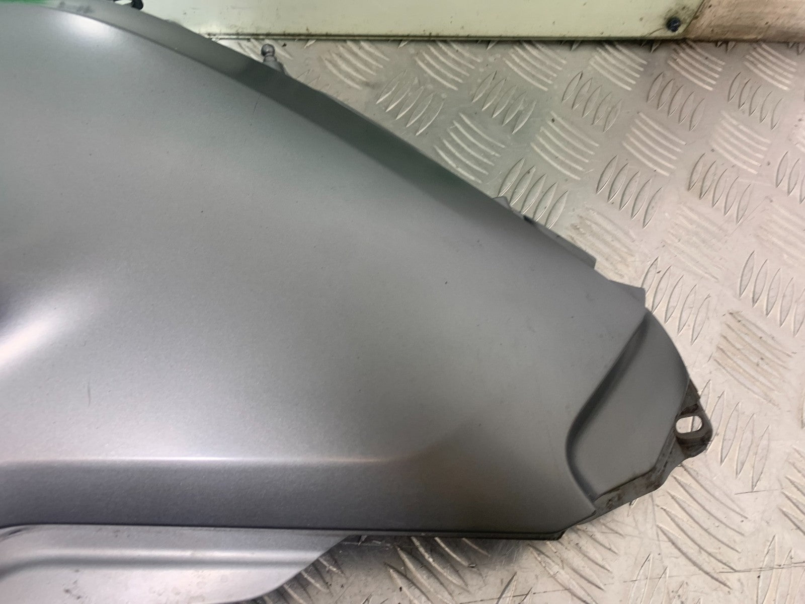 BMW R1200 R 1200 GS LEFT TANK PANEL YEAR 2013-2016 (CMB1257)