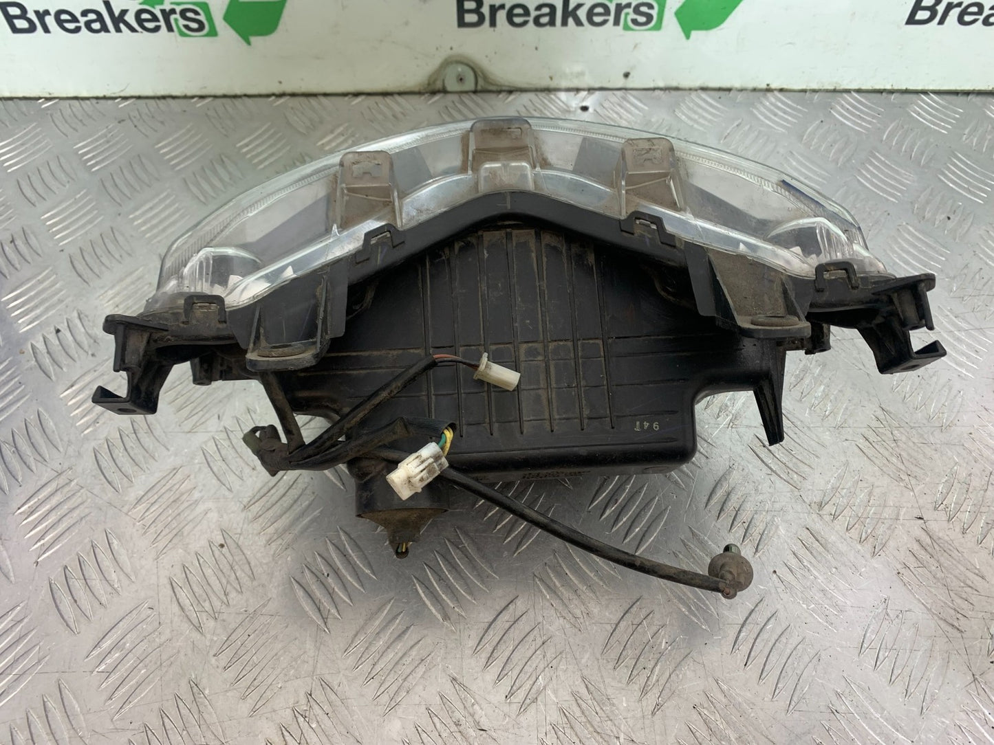 YAMAHA XMAX 125 XMAX-125 HEADLIGHT   YEAR 2015-2020  (CMB1266)
