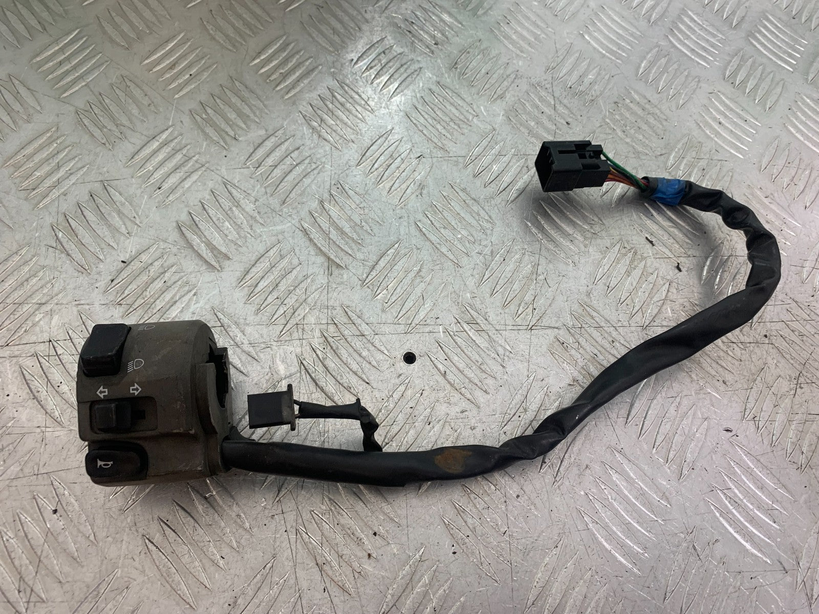 KAWASAKI Z750 Z 750 LEFT SWITCH GEAR  YEAR 2004-2006  (CMB1234)