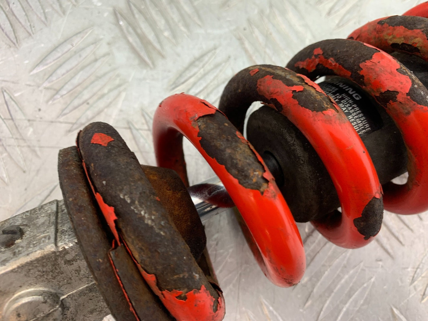TRIUMPH 955i SPRINT ST REAR SHOCK  YEAR 1999-04 (CMB1230)