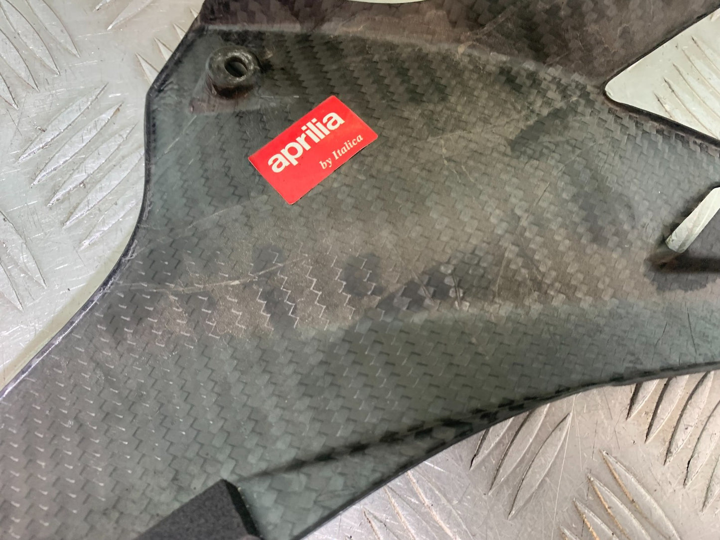 APRILIA RSV4 FACTORY LEFT AND RIGHT CARBON SIDE INFILLS YEAR 2009-2012 (CMB1224)