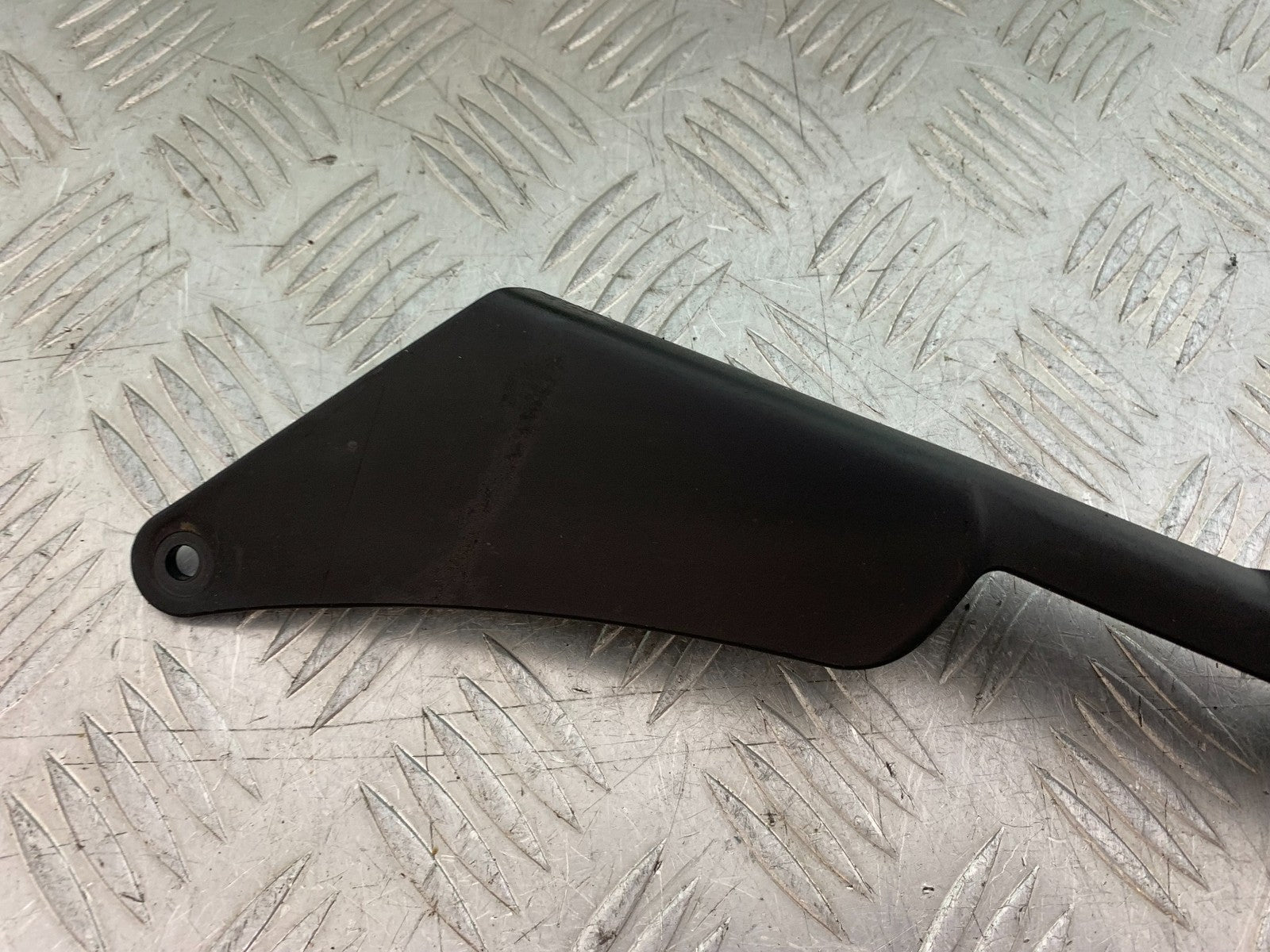 KAWASAKI ZX10R ZX10 R CHAIN GUARD  2008-2010 (CMB1301)
