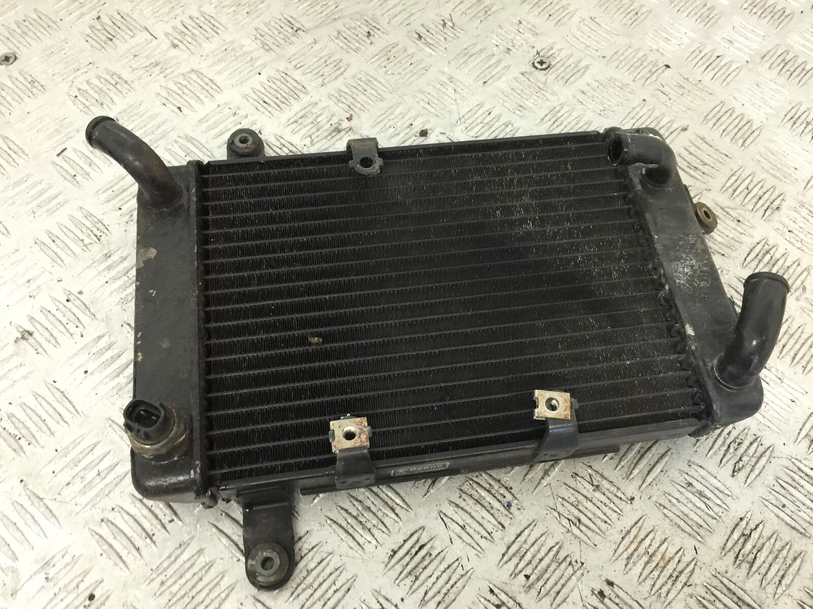 SUZUKI AN 250 BURGMAN RADIATOR  YEAR 1999  (STOCK 881)