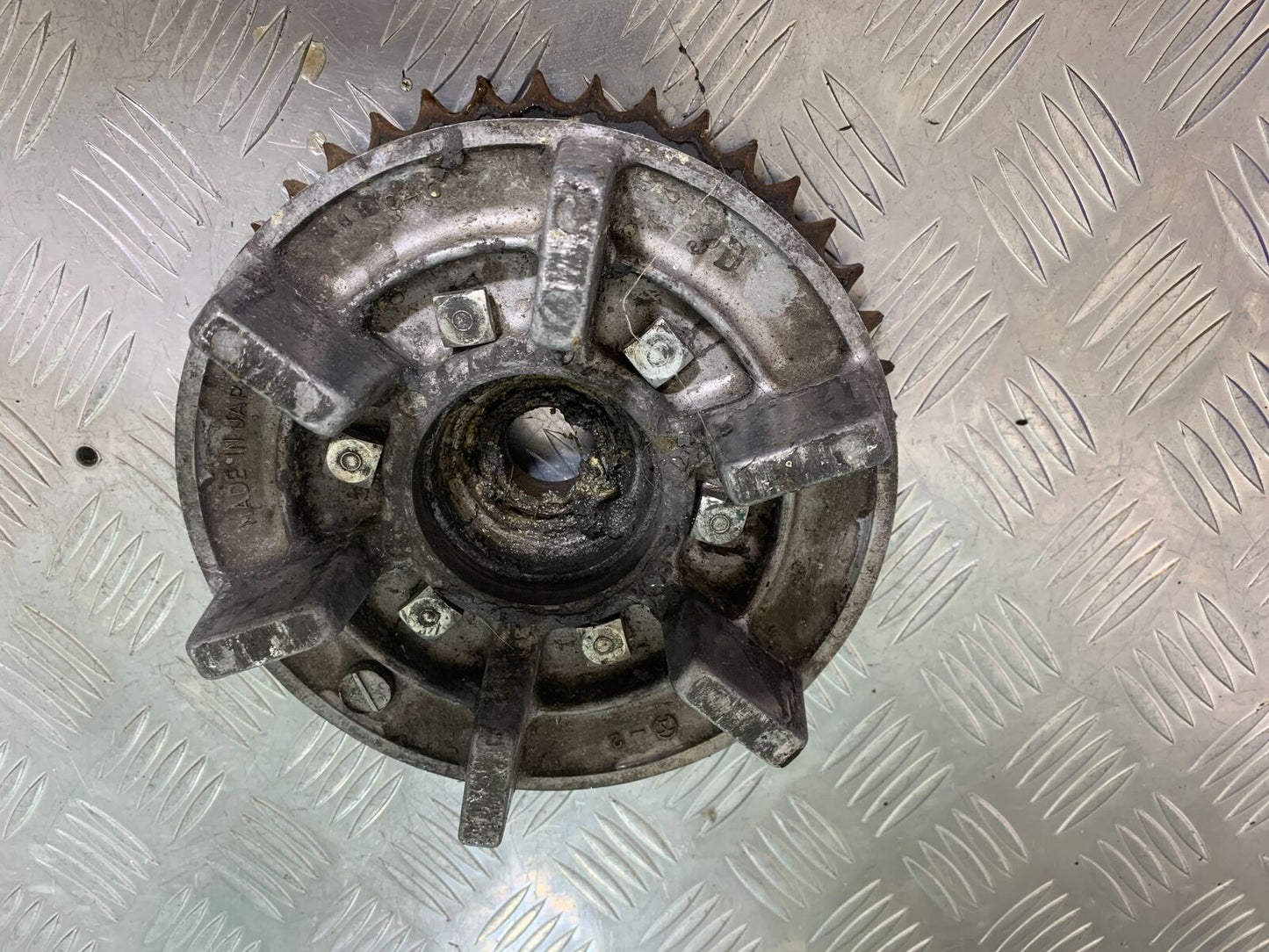 KAWASAKI Z650 Z 650 REAR SPROCKET CARRIER YEAR 1982-183