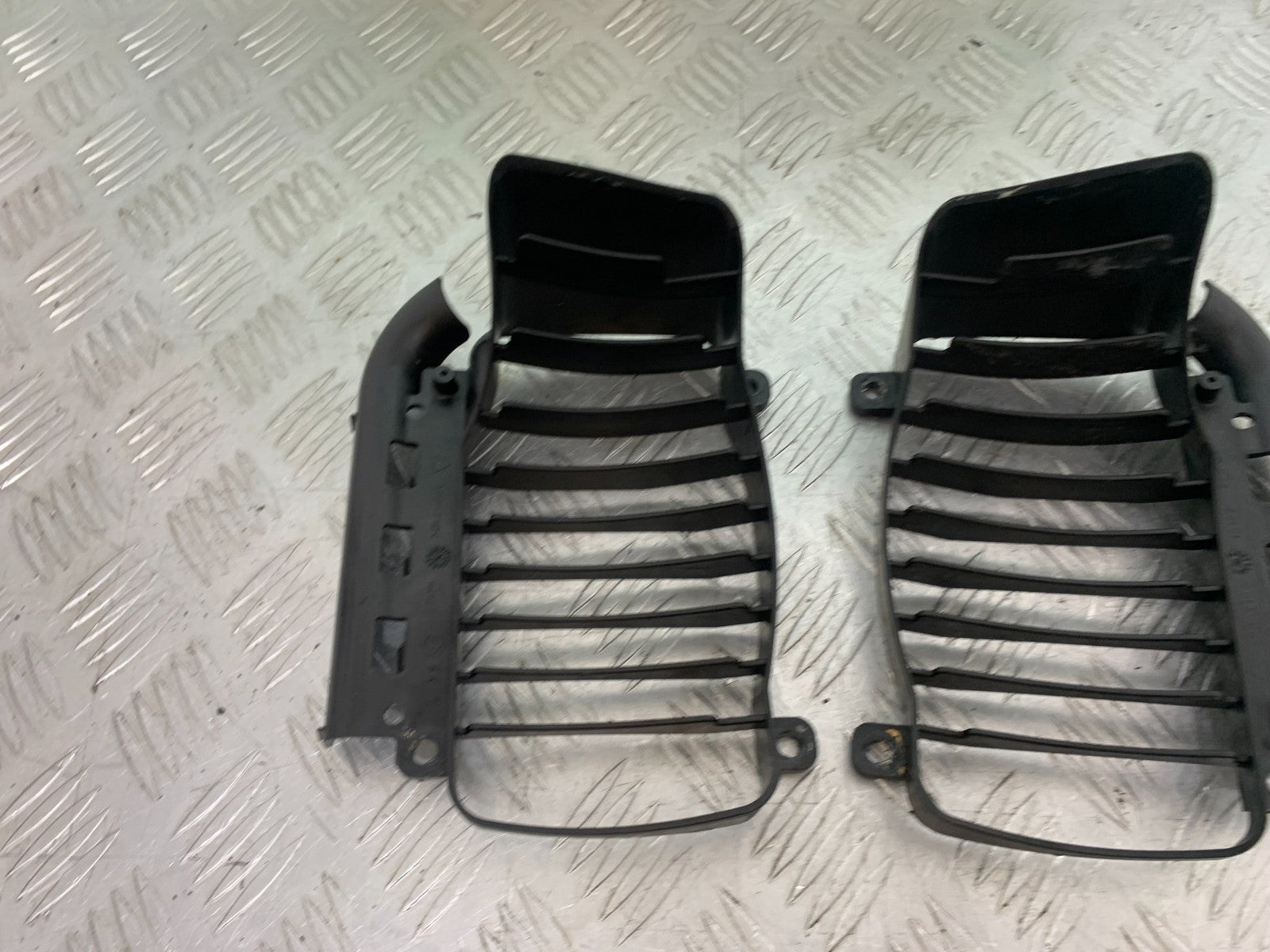 PIAGGIO VESPA GT125 L RADIATOR GRILLS  YEAR 2003 (CMB1300)