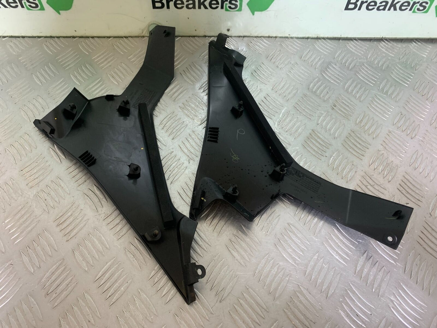 KAWASAKI NINJA 400 EX 400 LEFT AND RIGHT INFILLS YEAR 2024 (CMB1075)