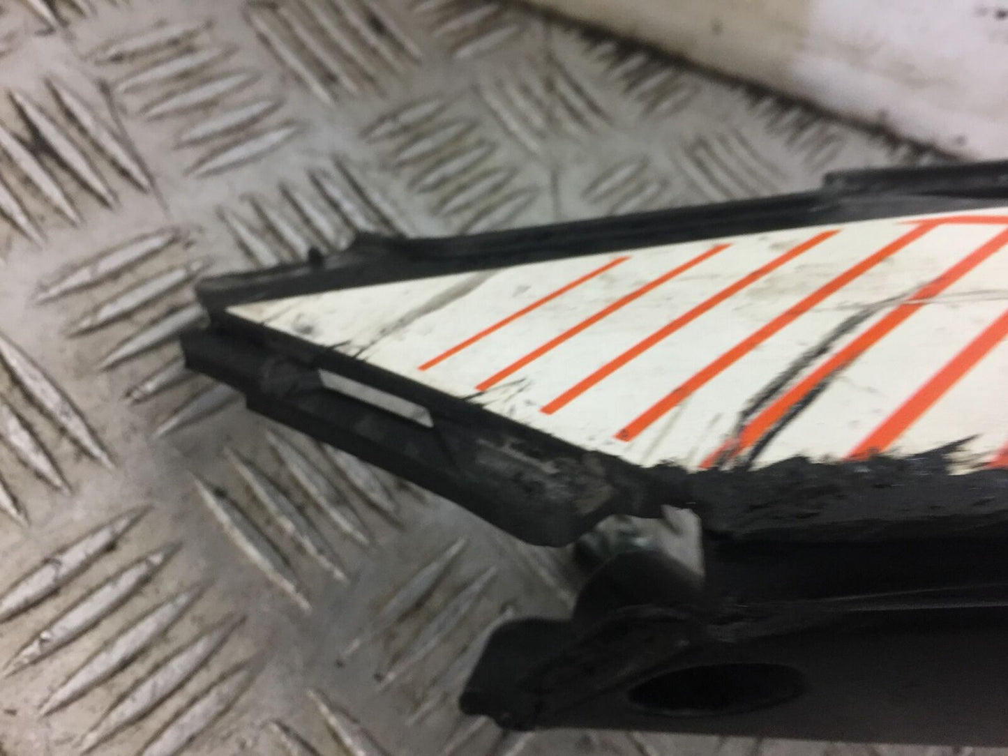 KTM DUKE 390 LEFT AND RIGHT SEAT PANELS YEAR 2013- 2016 (STOCK 490)