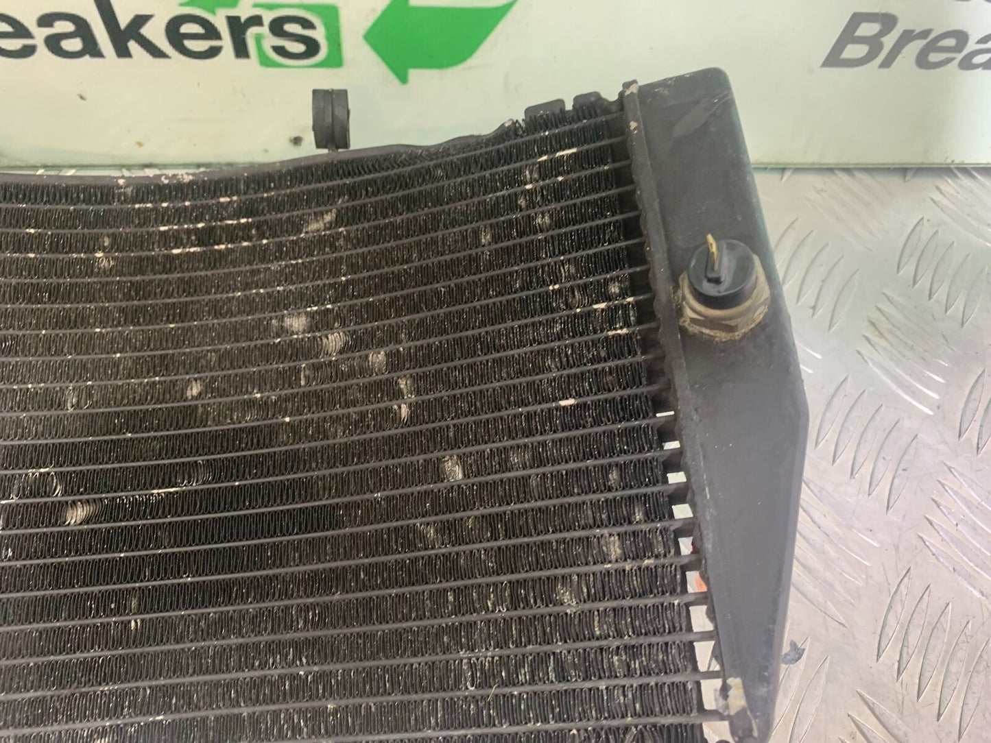 HONDA CBR 929 RRY FIREBLADE RADIATOR  YEAR 2000-01 (CMB1026)