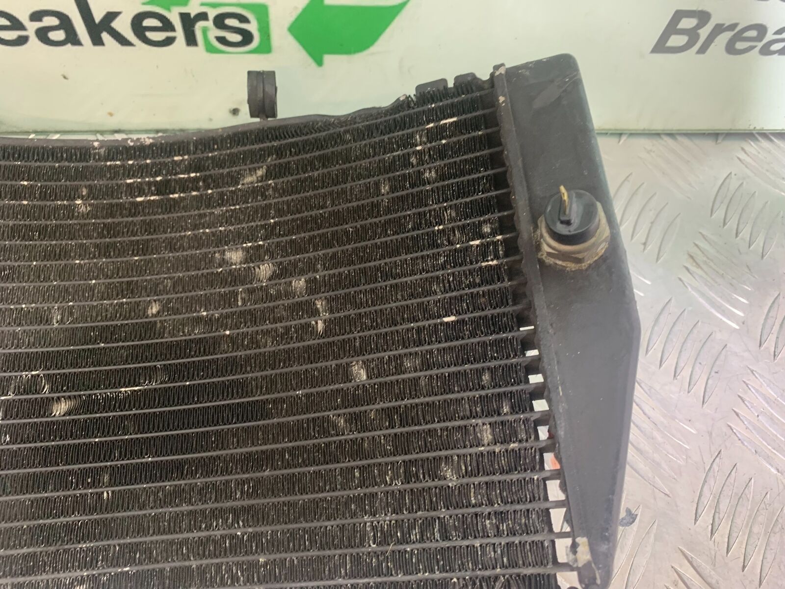 HONDA CBR 929 RRY FIREBLADE RADIATOR  YEAR 2000-01 (CMB1026)