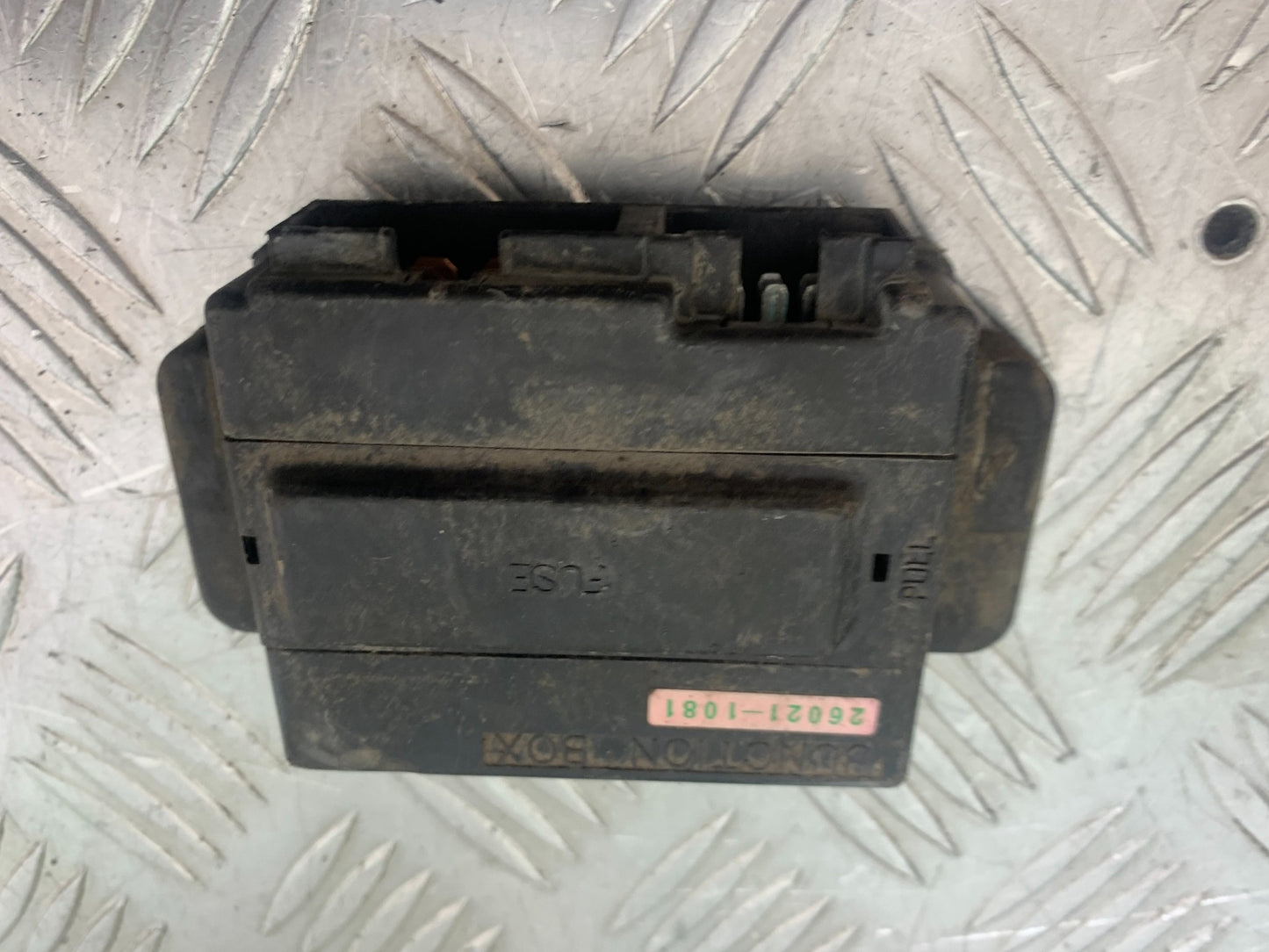 KAWASAKI ZZR1100 D FUSE BOX   YEAR 1993-2001 (CMB1164)