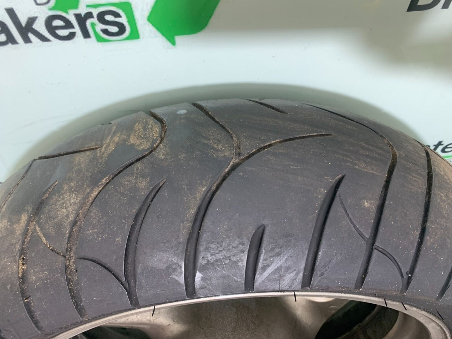 HONDA CBR1100 BLACKBIRD REAR WHEEL  YEAR 1999-2005  (CMB1103)