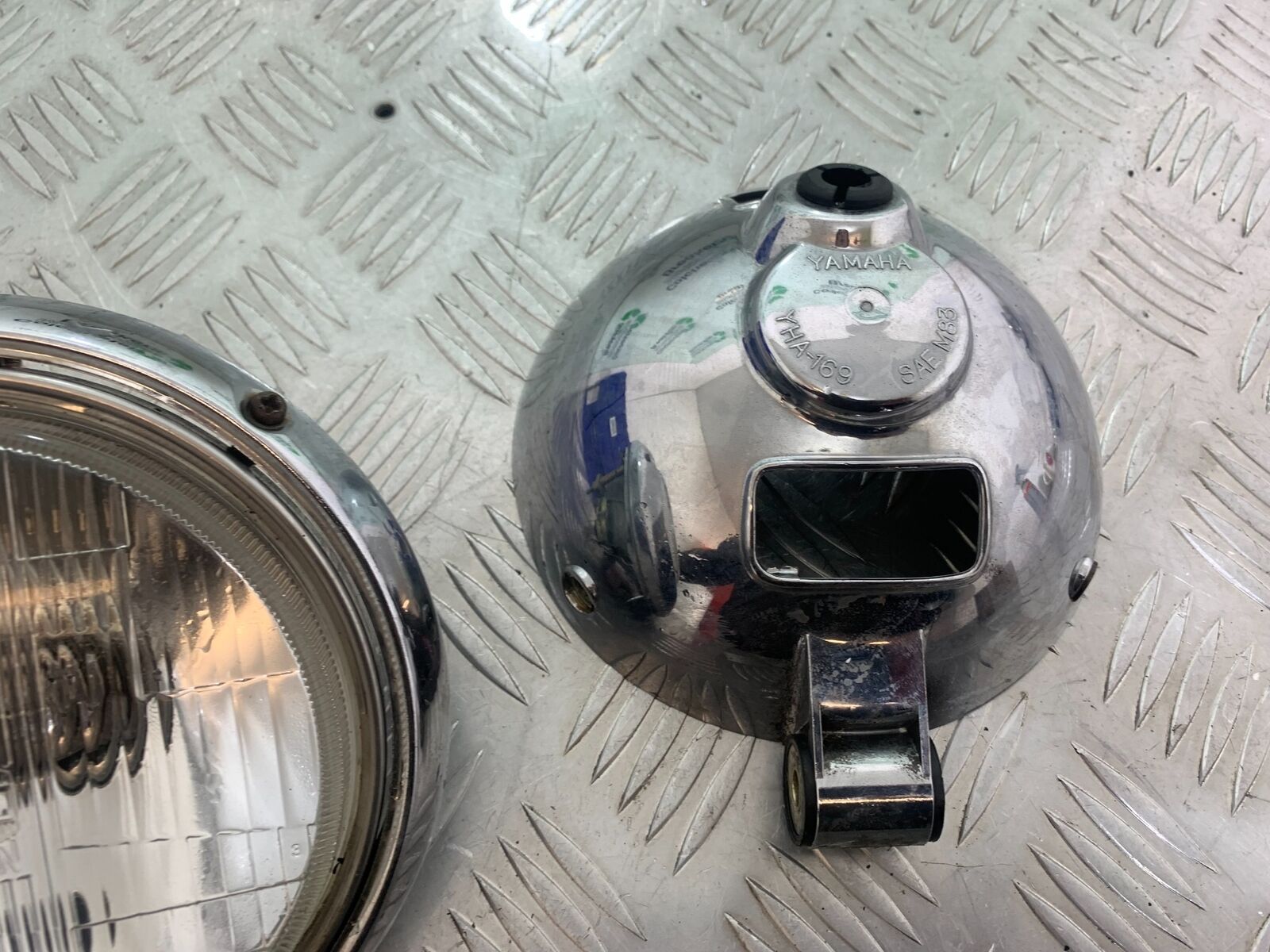 YAMAHA XV535 XV 535 VIRAGO HEADLIGHT AND BACKING  YEAR 1994-02 (CMB1044)