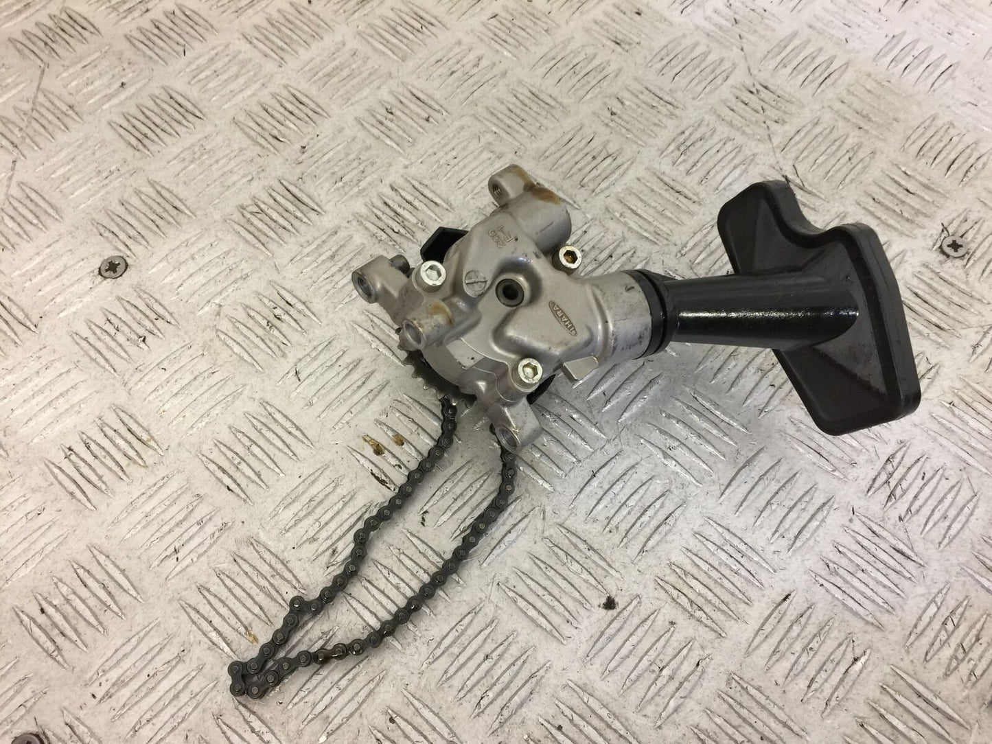 YAMAHA R6 2CO OIL PUMP   YEAR 2006 (STOCK 607)