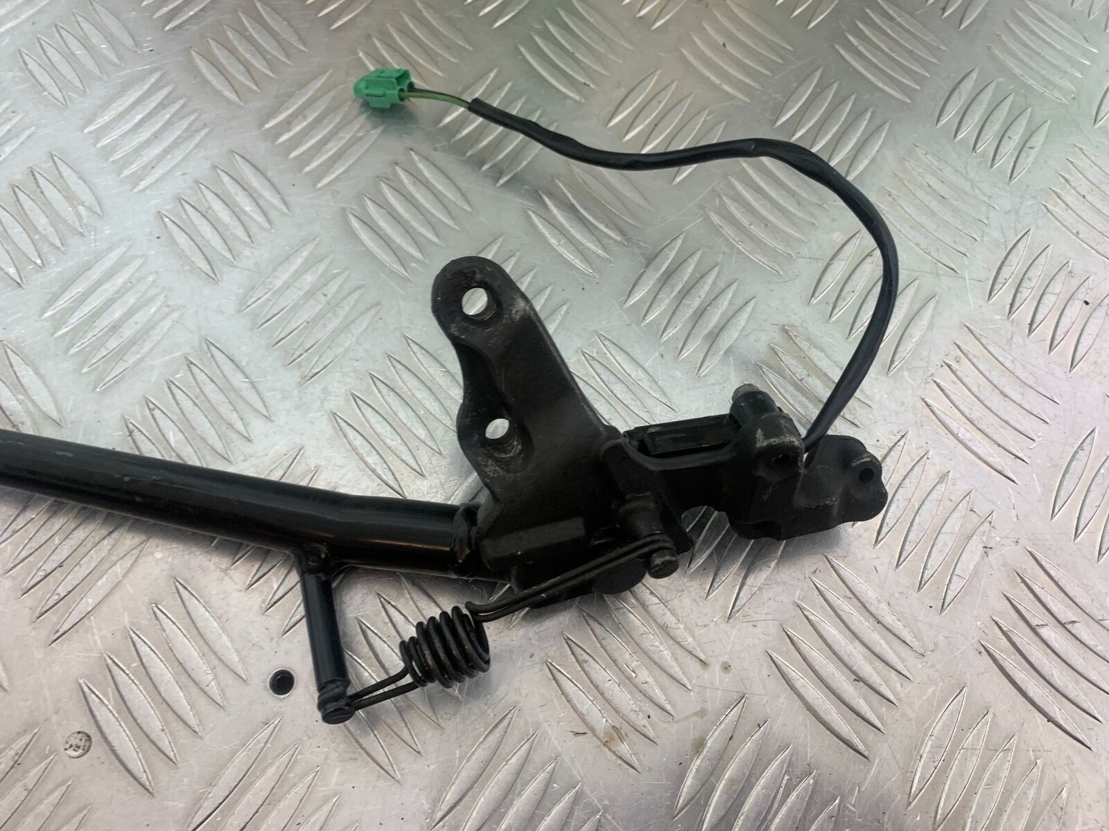 SUZUKI GSXR1000 GSXR 1000 SIDESTAND AND BRACKET   2009-2016 (CMB1049)