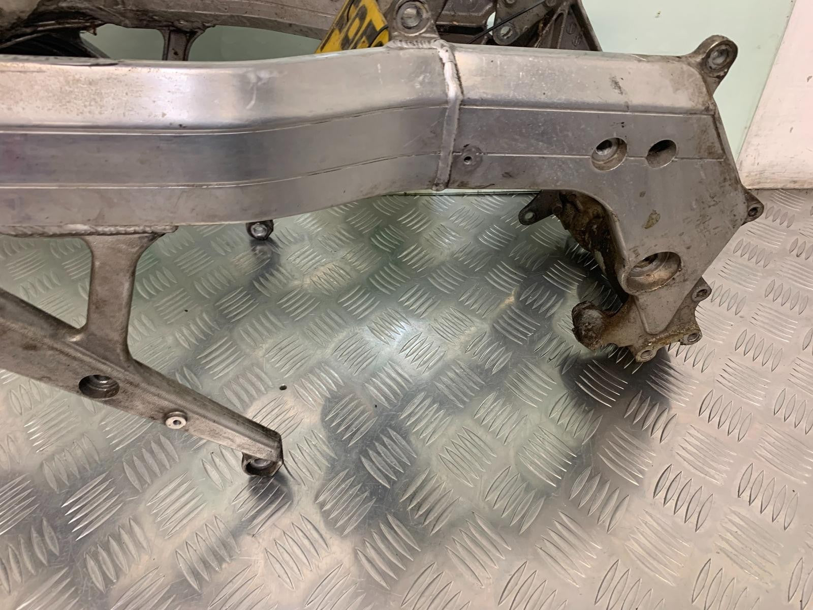 HONDA CBR 400 NC23 TRI-ARM FRAME AND REG  YEAR YEAR 1987-89 (STOCK 969)