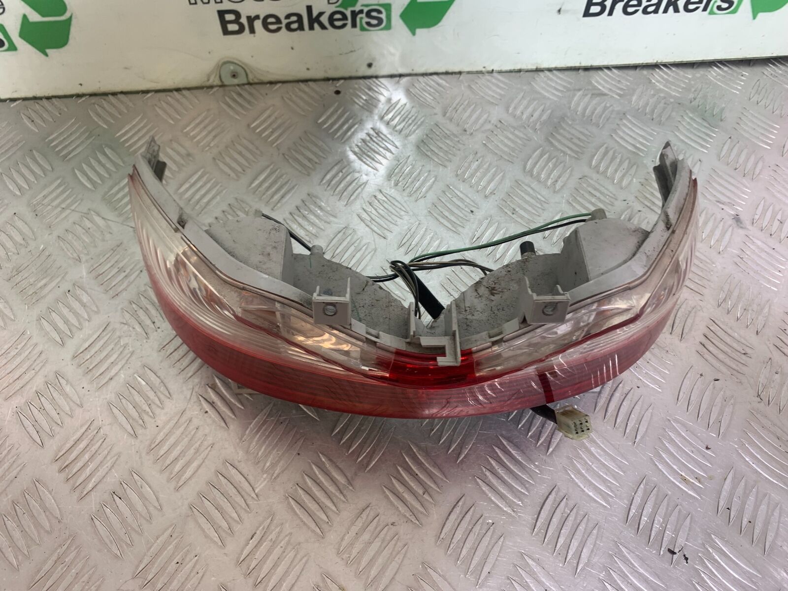 SUZUKI AN 200 UN 200 BURGMAN REAR LIGHT  YEAR 2007-09 (CMB1128)
