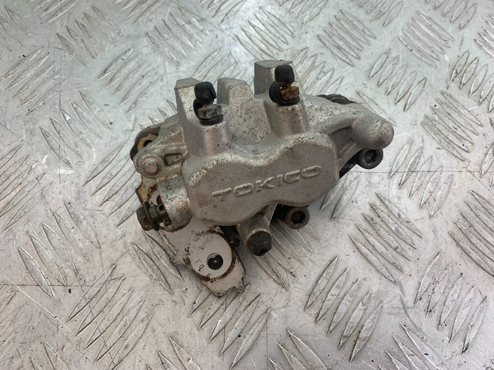 KAWASAKI VN1500 CLASSIC REAR BRAKE CALIPER   YEAR 1999 -2006 (CMB1166)
