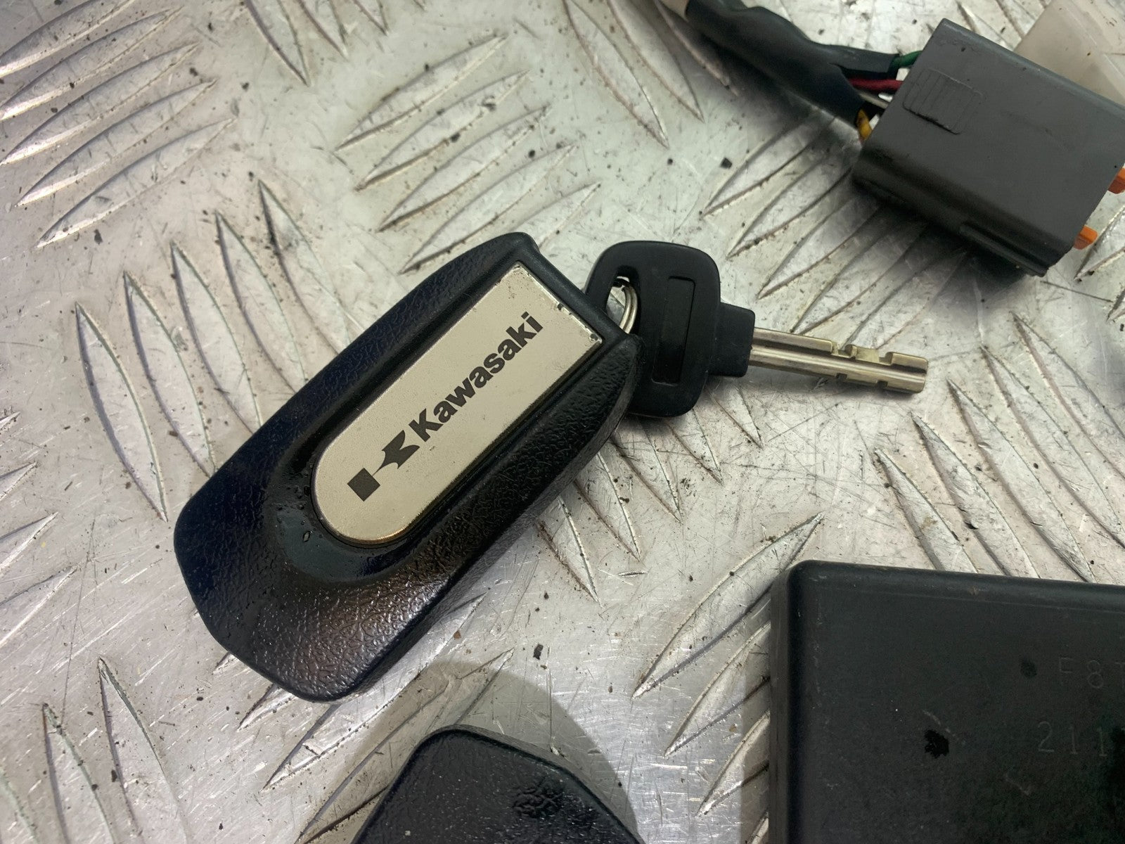 KAWASAKI GTR1400 GTR 1400 ECU LOCKS KEYS YEAR 2007-2009 (CMB1174)