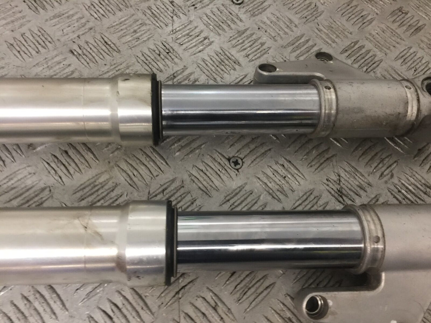 DUCATI MONSTER S4 916 FORKS   YEAR 2001 STOCK (755)