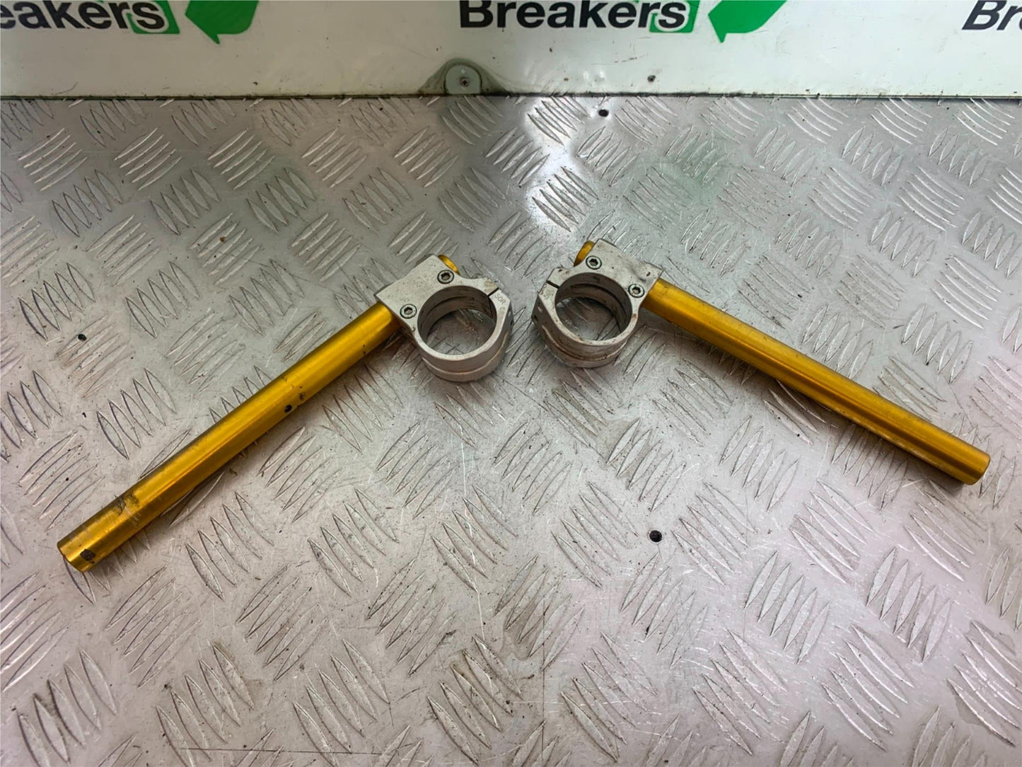 YAMAHA YZF R1 LEFT AND RIGHT HANDLEBARS  YEAR 2004-2006 (CMB1155)