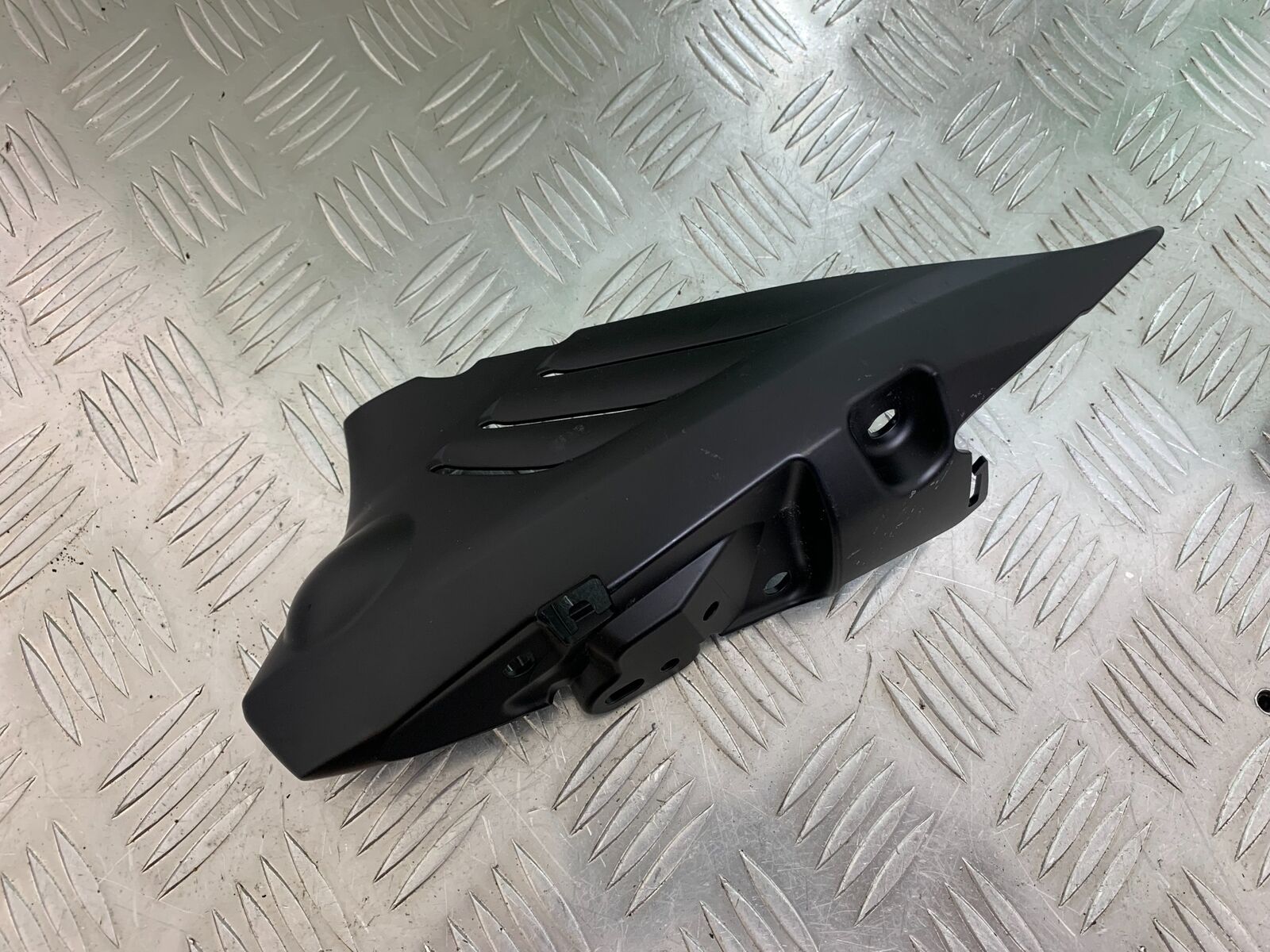 TRIUMPH 1050 SPEED TRIPLE RS TOP COWL INFILL  YEAR 2018-2020 (CMB1029)