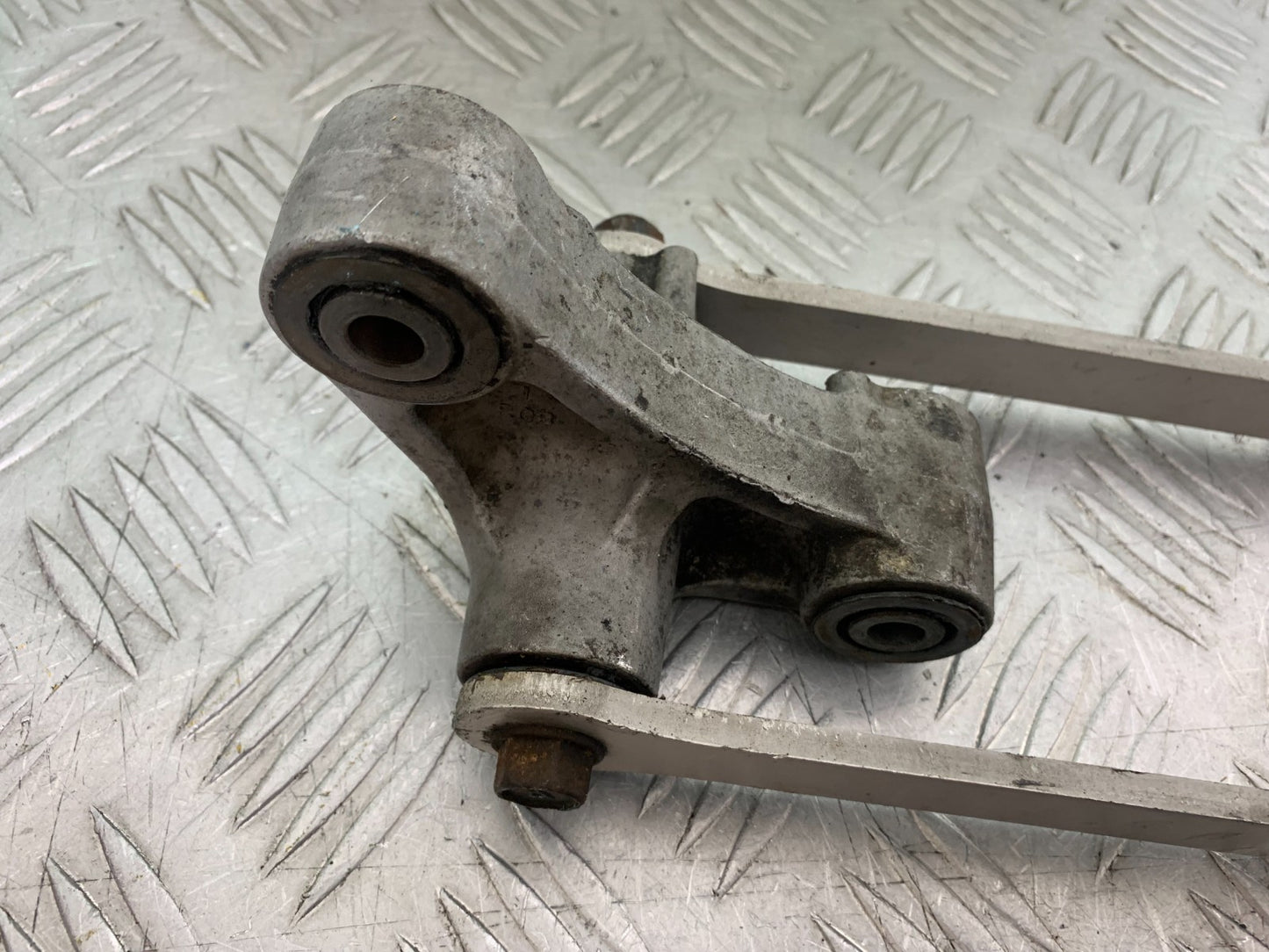KAWASAKI ZX9R ZX9 R REAR SHOCK LINKAGE  YEAR 1998-1999 (CMB1329)