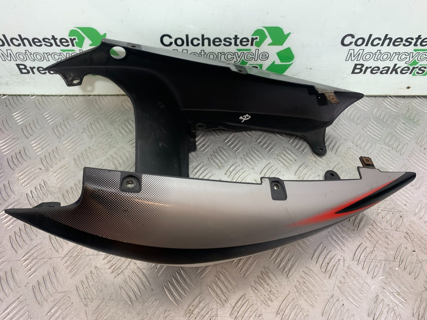 APRILIA RSV1000 RSV 1000 MILLE TAIL PIECE SEAT UNIT  1998- 2003 (CMB1184)