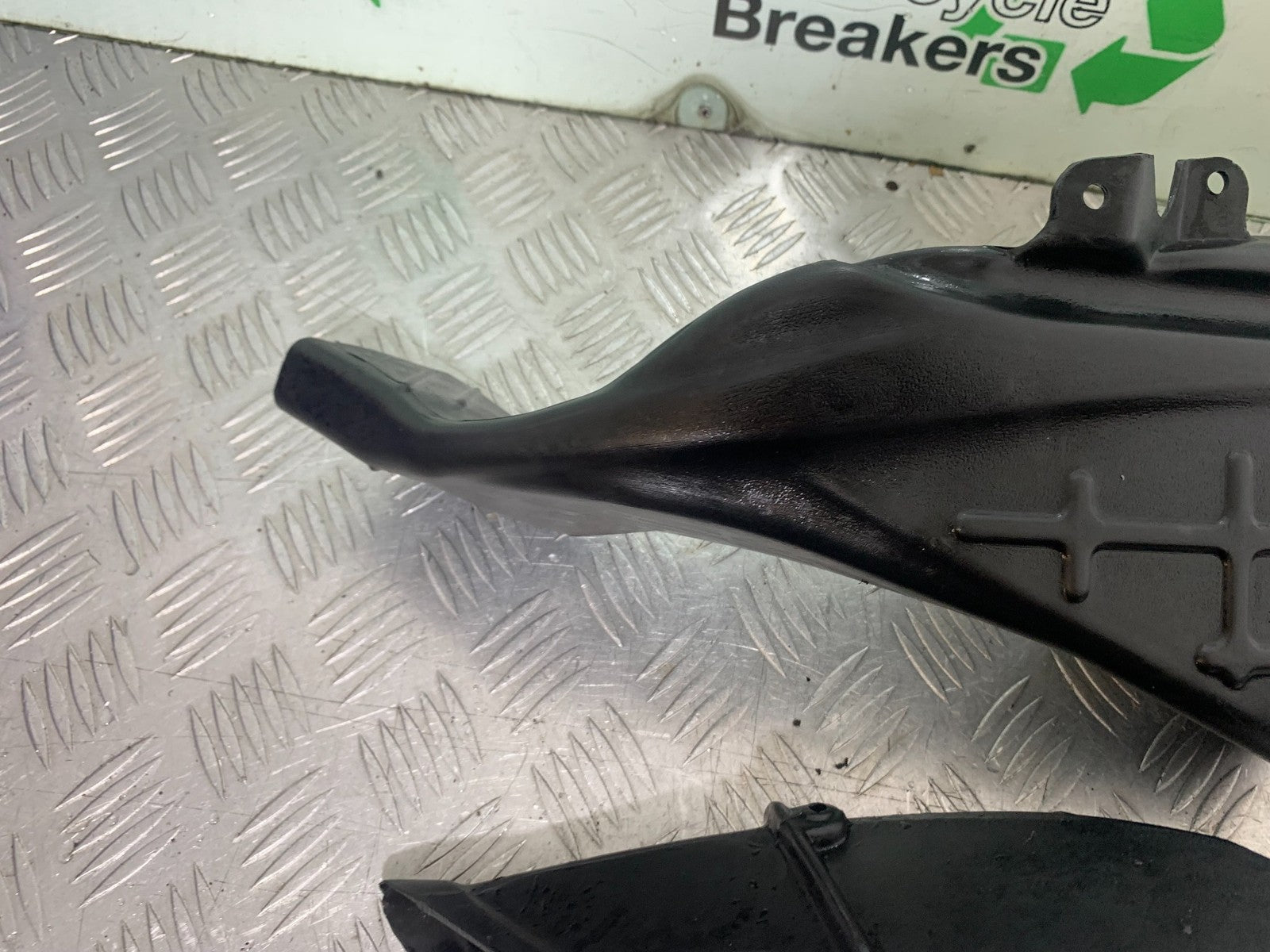 HONDA CBR1100 BLACKBIRD AIR TUBES   YEAR 1999-2005 (CMB1232)