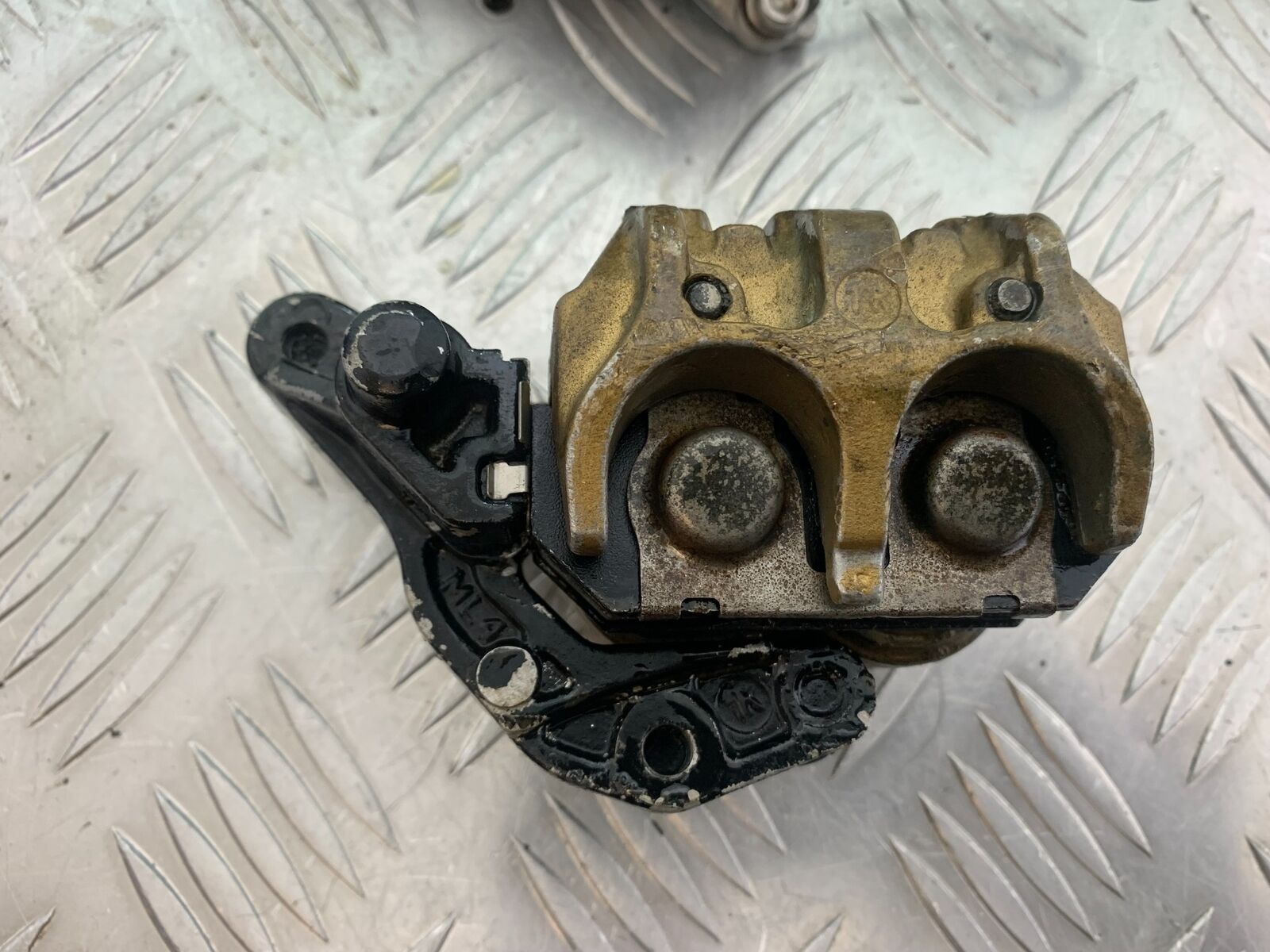HONDA VFR400 VFR 400 NC21 FRONT BRAKE CALIPERS   YEAR 1986-87 (CMB1043)