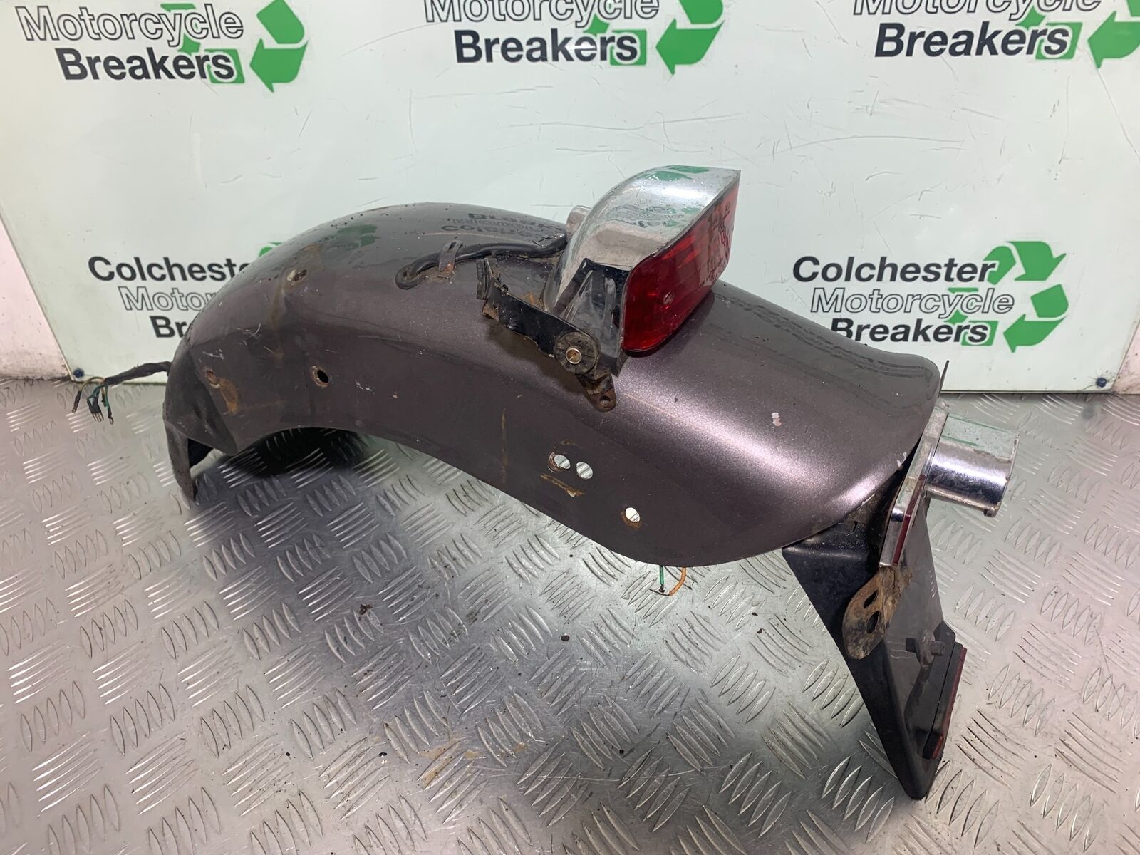 HERALD CLASSIC 125 REAR MUDGUARD AND LIGHT  YEAR 2014 (CMB1058)
