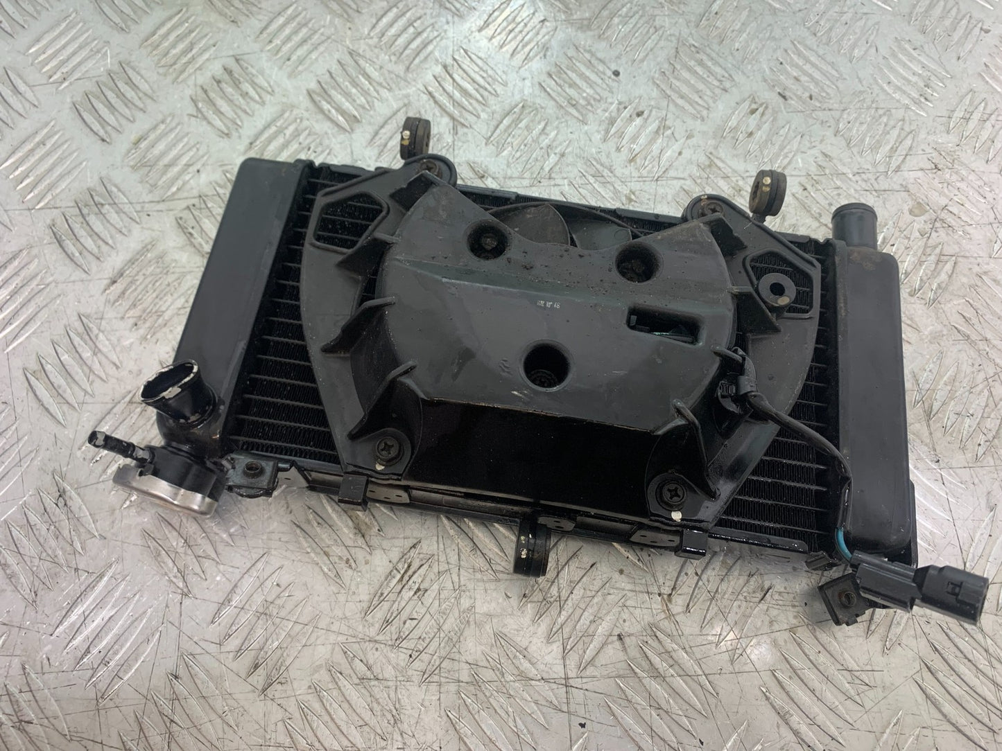 HONDA CB500 F CB500F RADIATOR  YEAR 2013-2015  (CMB1235)