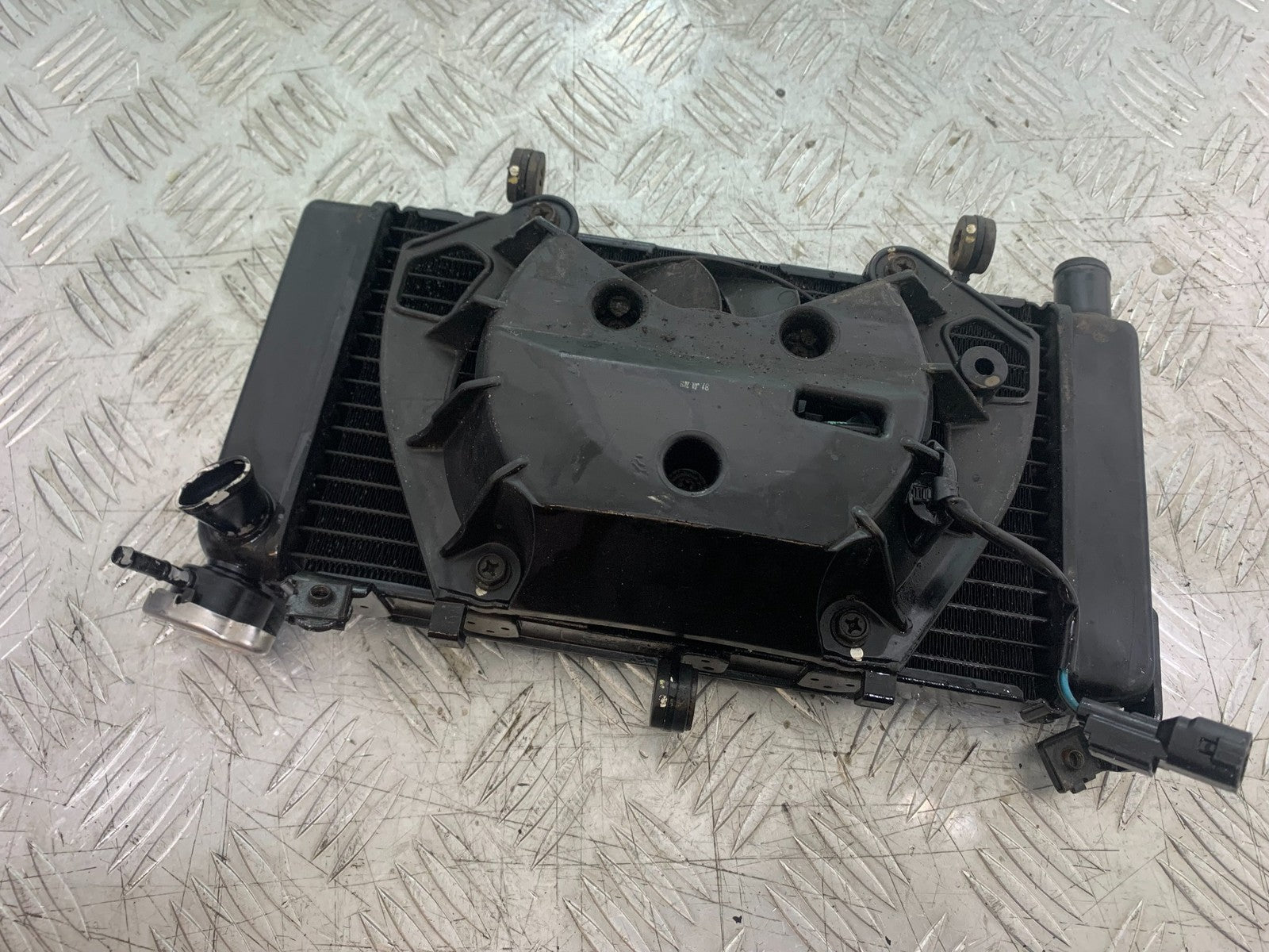 HONDA CB500 F CB500F RADIATOR  YEAR 2013-2015  (CMB1235)