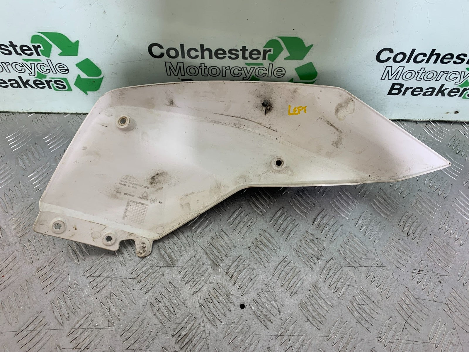 KTM 690 DUKE R LC4 LEFT TANK PANEL YEAR 2012-2015  (CMB1180)