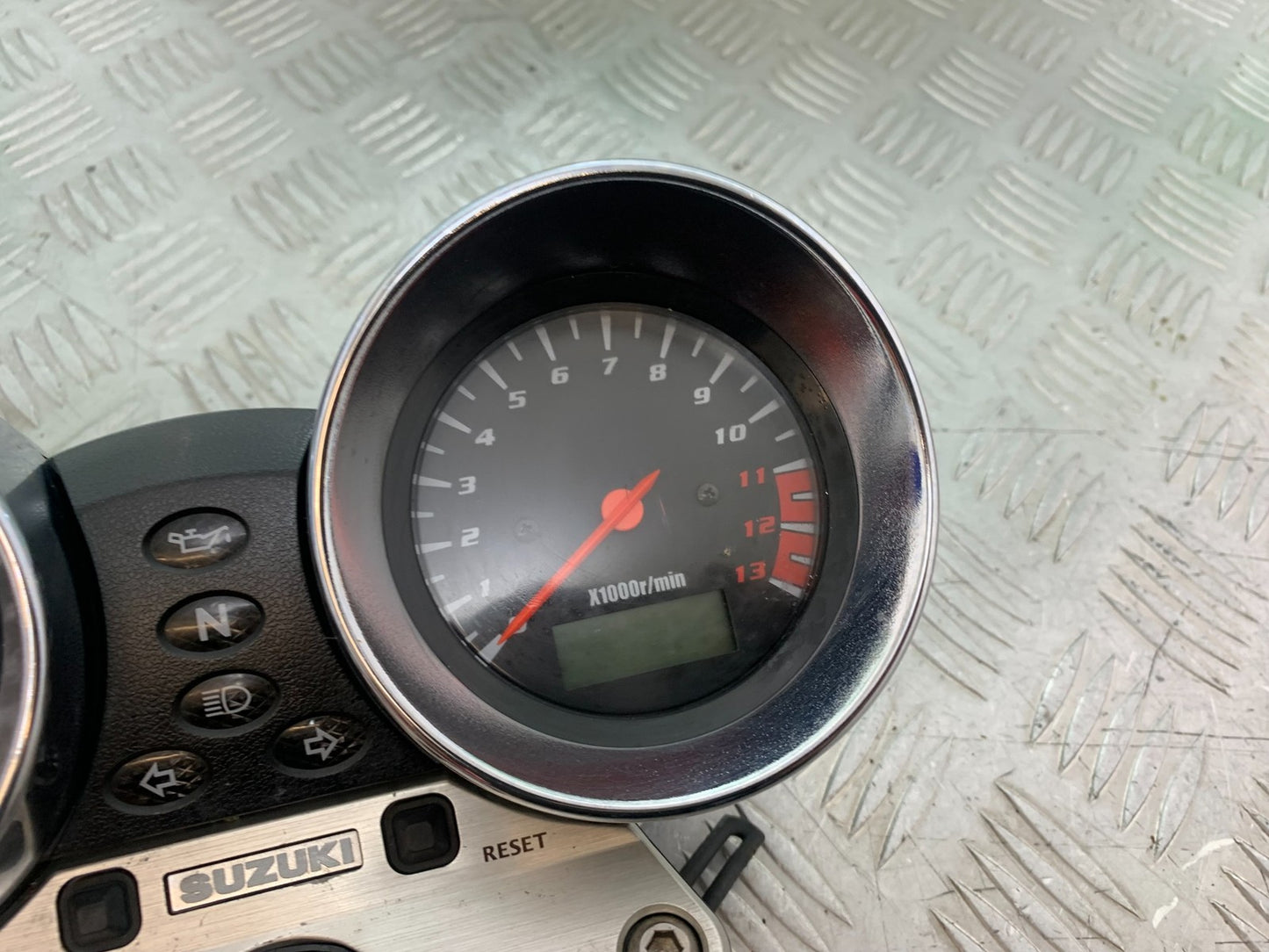 SUZUKI GSF1200 GSF 1200 BANDIT CLOCKS SPEEDO DASH   YEAR 2001-2004 (CMB1188)