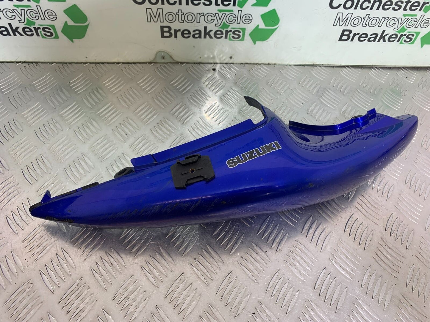 SUZUKI SV650 SV 650 mk1 RIGHT SEAT PANEL   YEAR 1999-2002 (CMB1036)