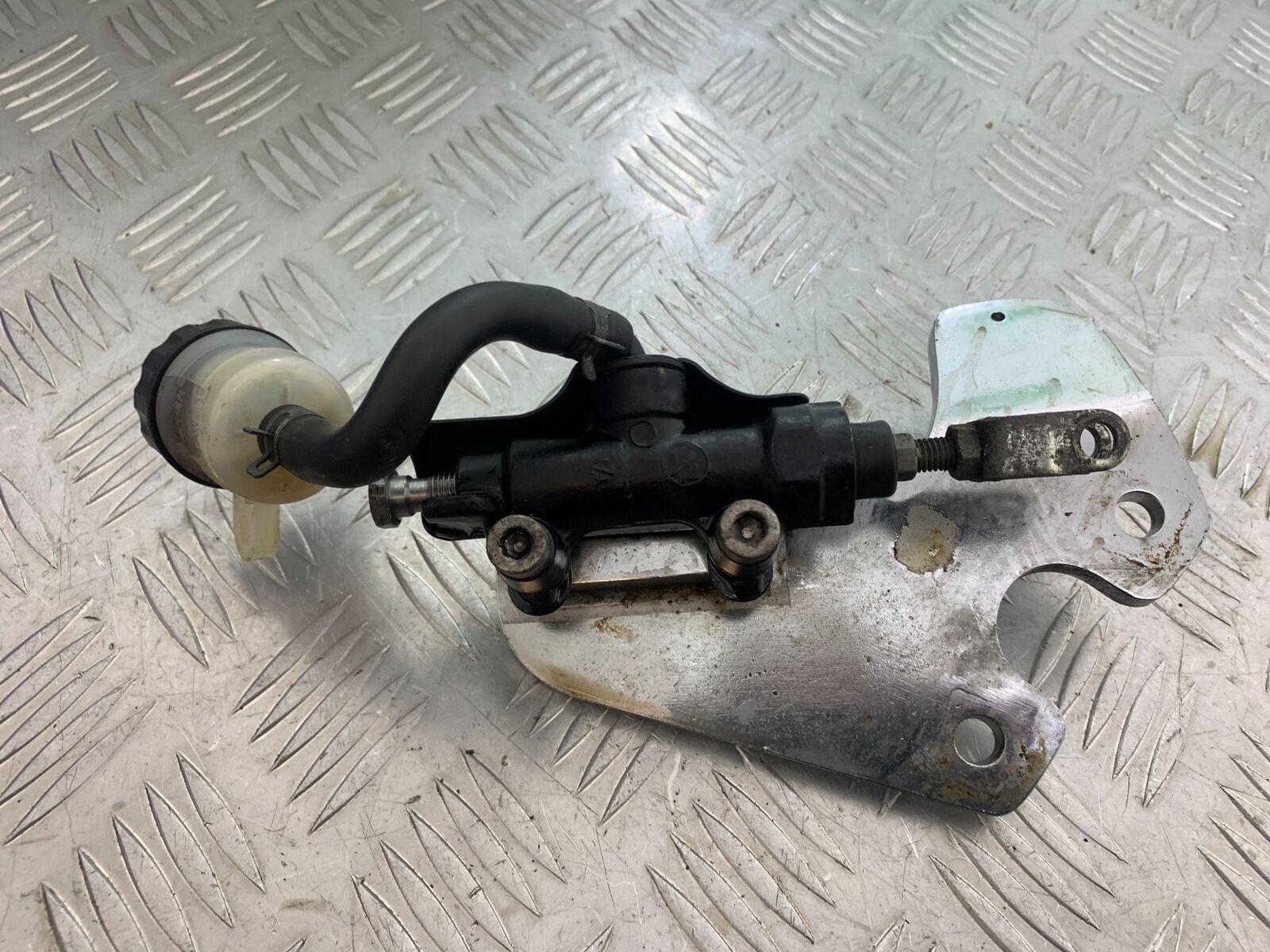 TRIUMPH THUNDERBIRD 1600 REAR BRAKE MASTER CYLINDER   YEAR 2011 (CMB1107)