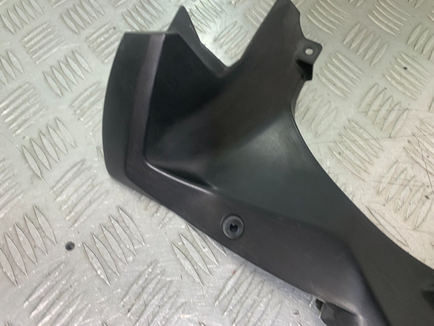 YAMAHA YZF-R125 YZF 125 LEFT TOP FAIRING INFILL PANEL  YEAR 2019-2022 (CMB1263)