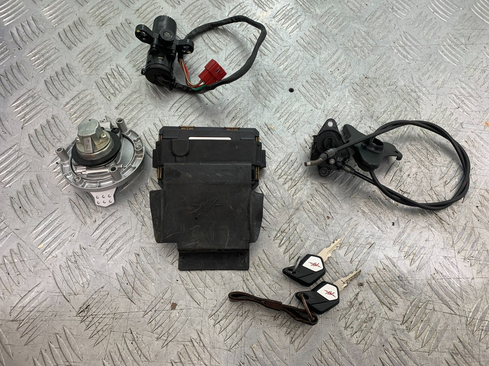 MV AGUSTA 675 F3 ECU LOCKS KEYS  YEAR 2012-2016 (CMB1302)