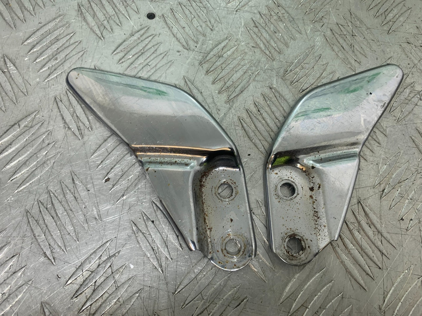 SUZUKI GSX750 INAZUMA HEEL PLATES YEAR 1998-2003 (CMB1308)