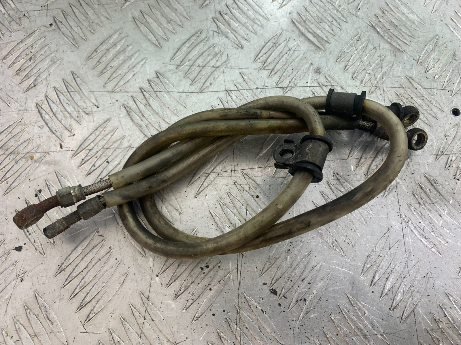 YAMAHA YZF1000 THUNDERACE BRAIDED FRONT BRAKE LINES YEAR 1997-2000 (CMB1204)