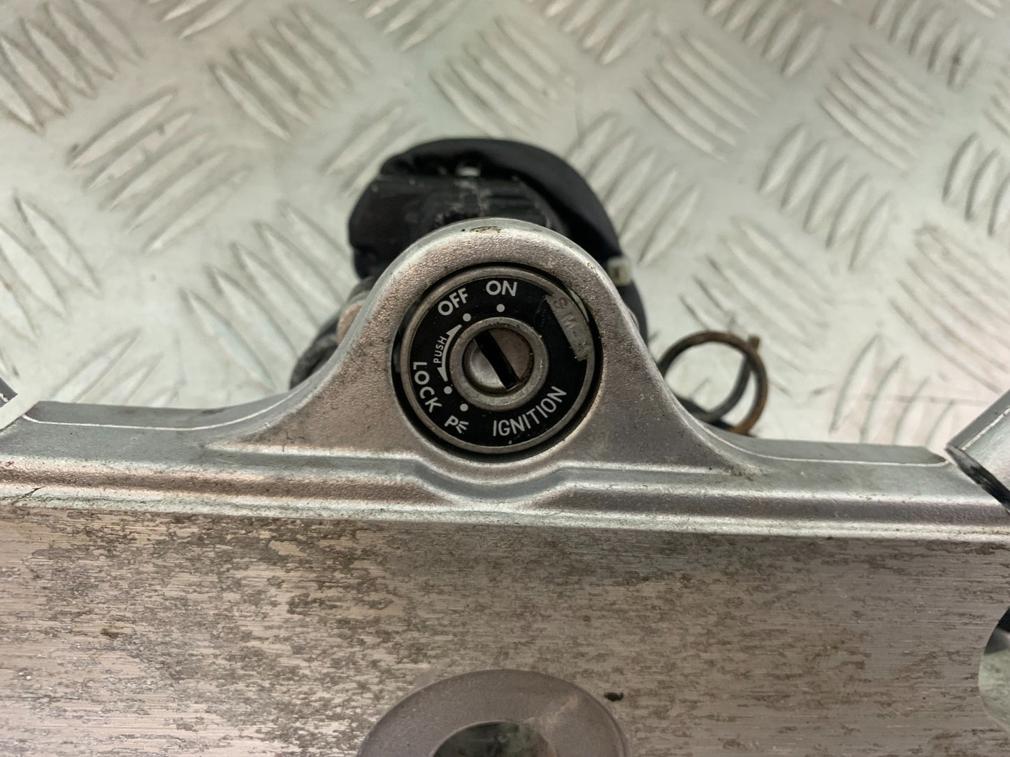 SUZUKI SV650 SV 650 mk1 LOCKS AND KEY  YEAR 1999-2002 (CMB1208)