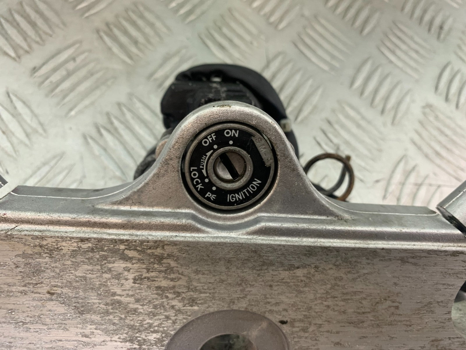SUZUKI SV650 SV 650 mk1 LOCKS AND KEY  YEAR 1999-2002 (CMB1208)