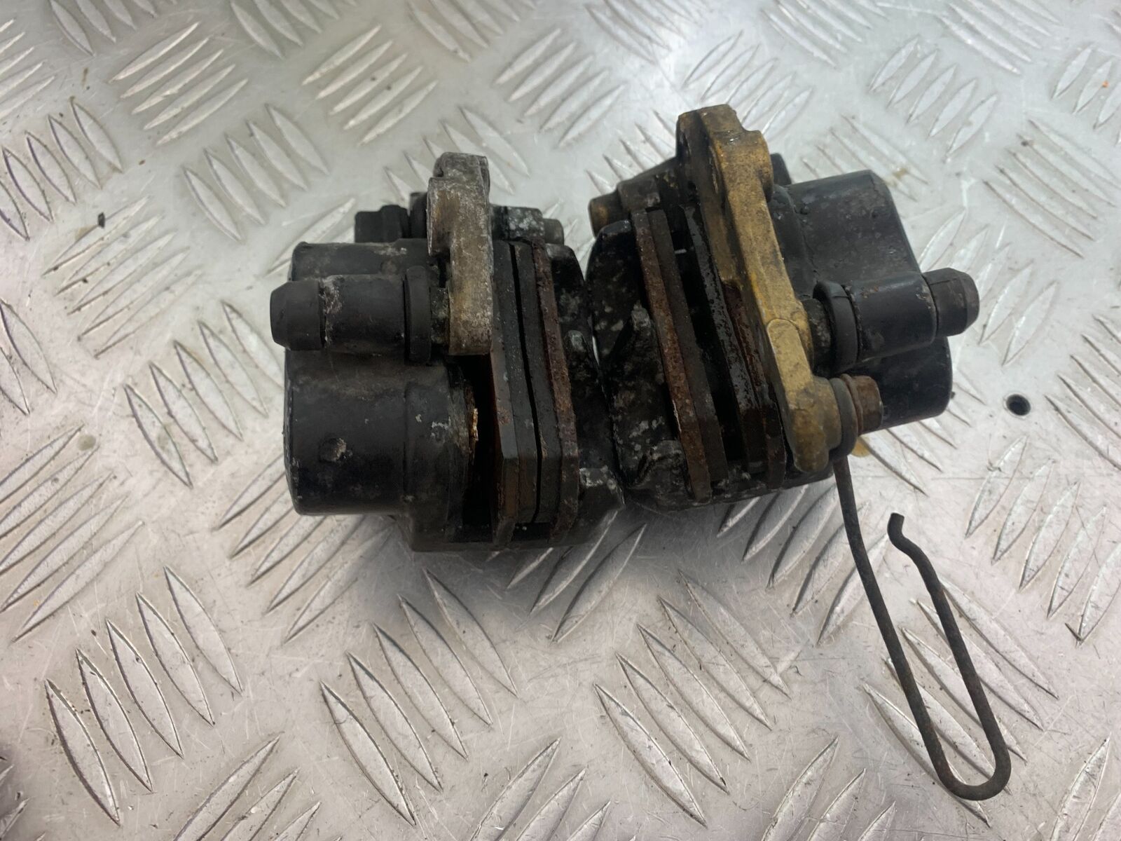 HONDA CBR600 CBR 600 F2 FRONT BRAKE CALIPERS  YEAR 1991-1993 (CMB1114)