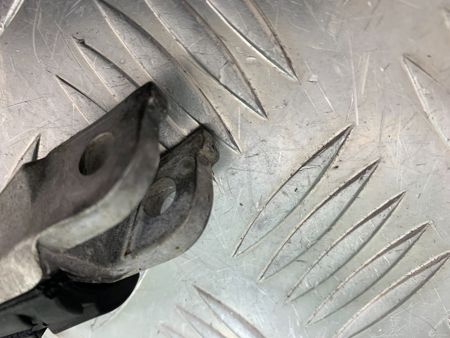 HONDA NTV 650 REVERE FRONT RIGHT FOOTPEG  YEAR 1988-1996  (CMB1025))