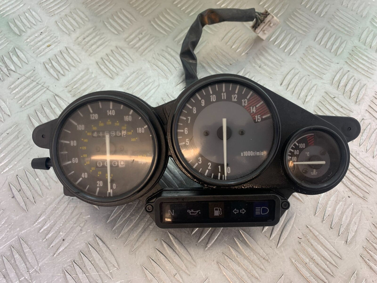 YAMAHA YZF600 YZF 600 THUNDERCAT CLOCKS SPEEDO DASH  1996-2003 (CMB1134)