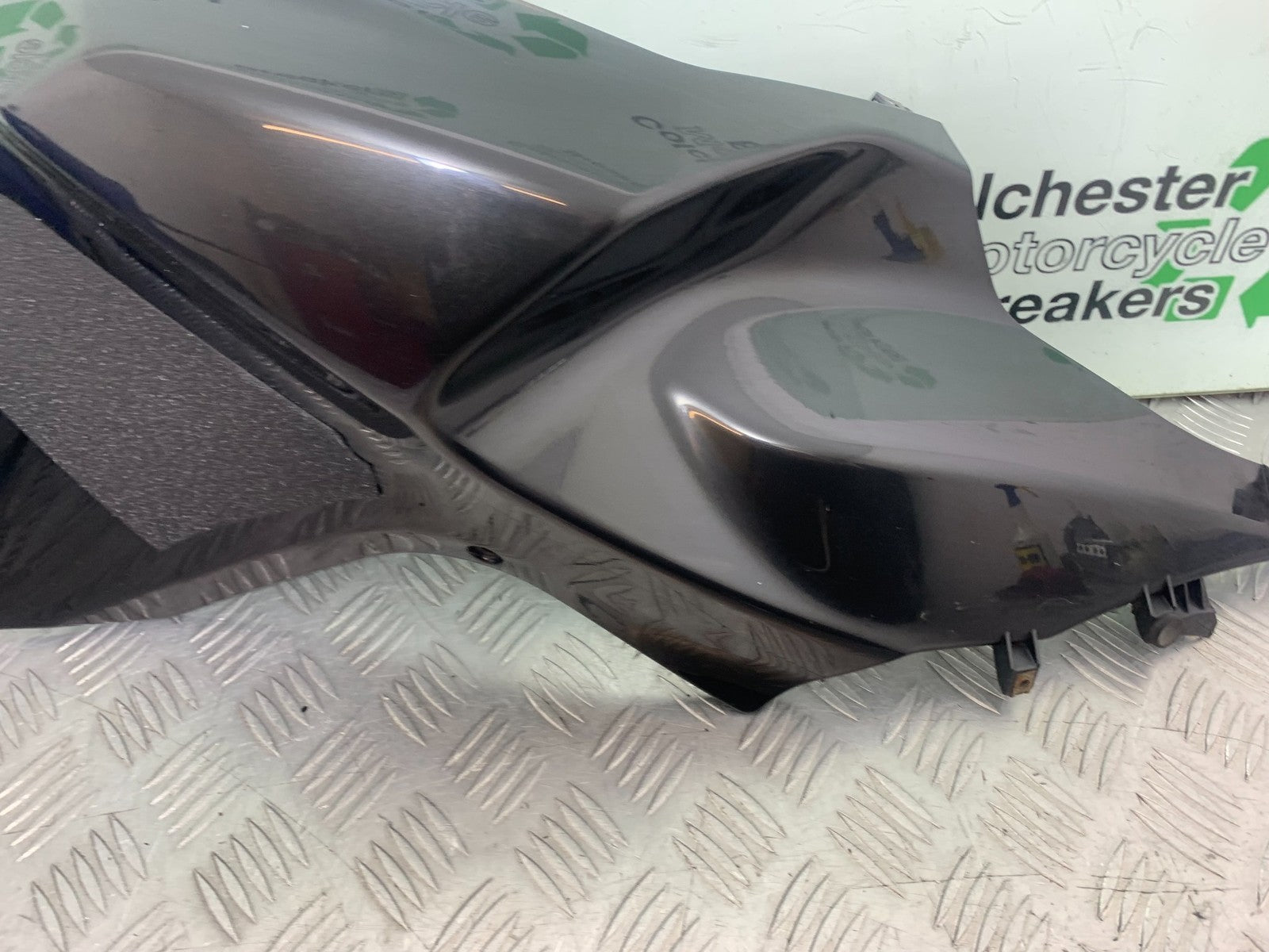 BMW K1300 S K 1300 S RIGHT TANK PANEL  YEAR 2009-16 (CMB1216)