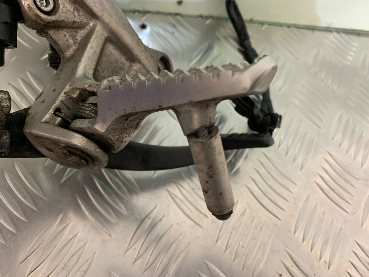 HONDA CB500 F CB500F FRONT RIGHT HANGER  YEAR 2022 (STOCK 951)