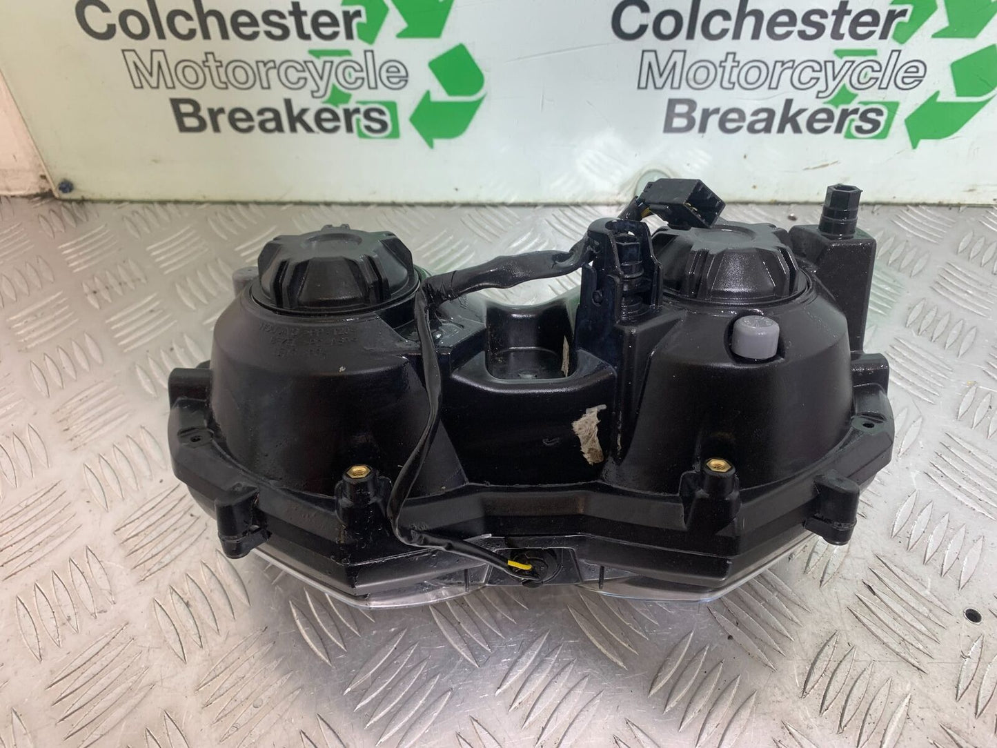 TRIUMPH TIGER 800 HEADLIGHT  YEAR 2011-2014 (CMB1113)