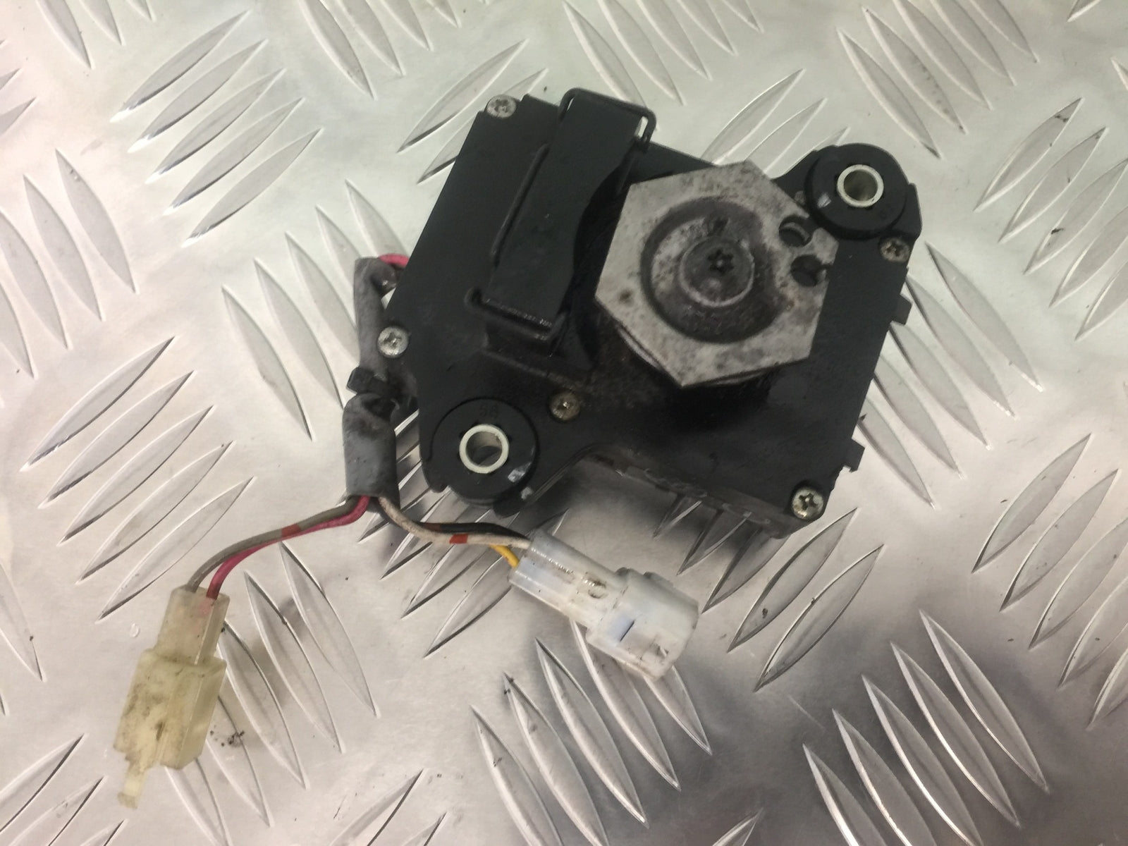 KAWASAKI Z1000 SX SERVO MOTOR  YEAR 2011-13 (STOCK 911)
