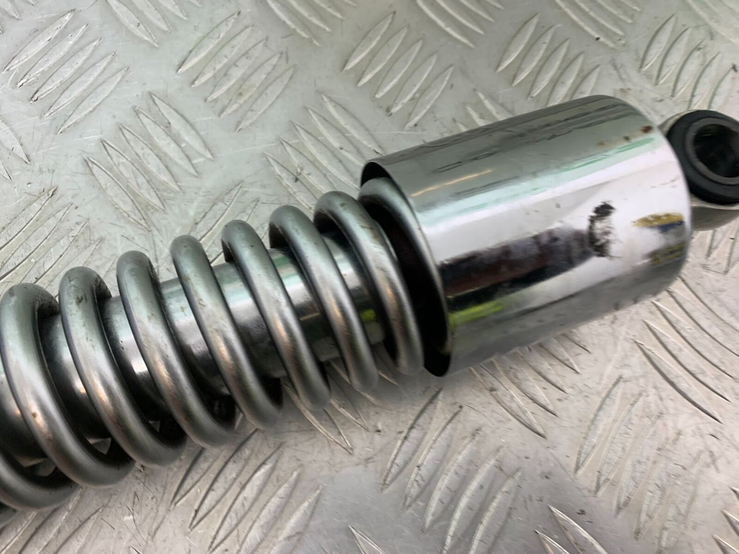 TRIUMPH THUNDERBIRD 1600 1 X REAR SHOCK  YEAR 2011 (CMB1107)